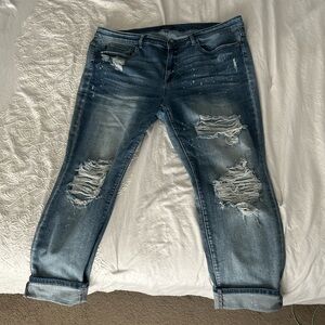 Judy Blue Distressed Boyfriend Jeans in Blue